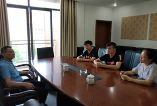 学院领导调研暑期带薪实习工作并看望实习学生